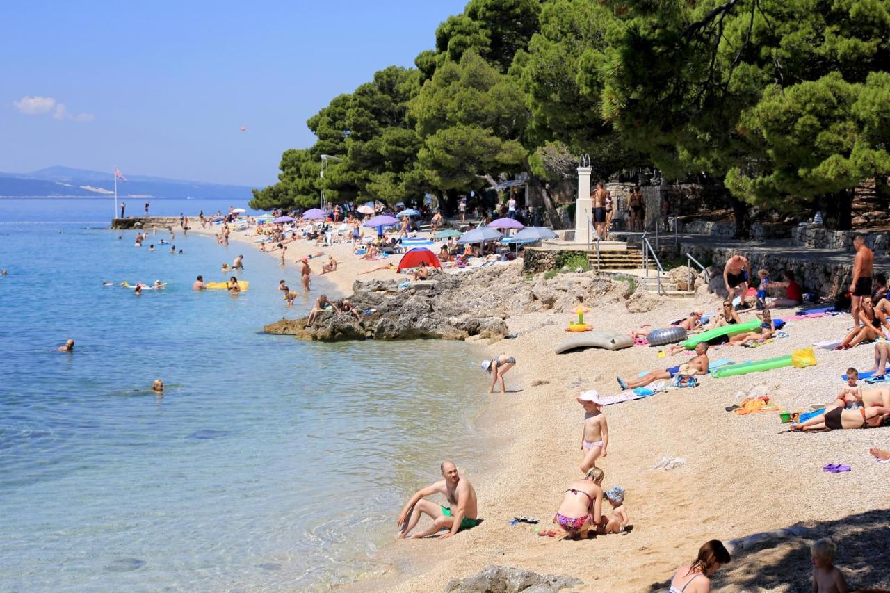 Apartments With A Parking Space Brela, Makarska - 11687 Exterior foto