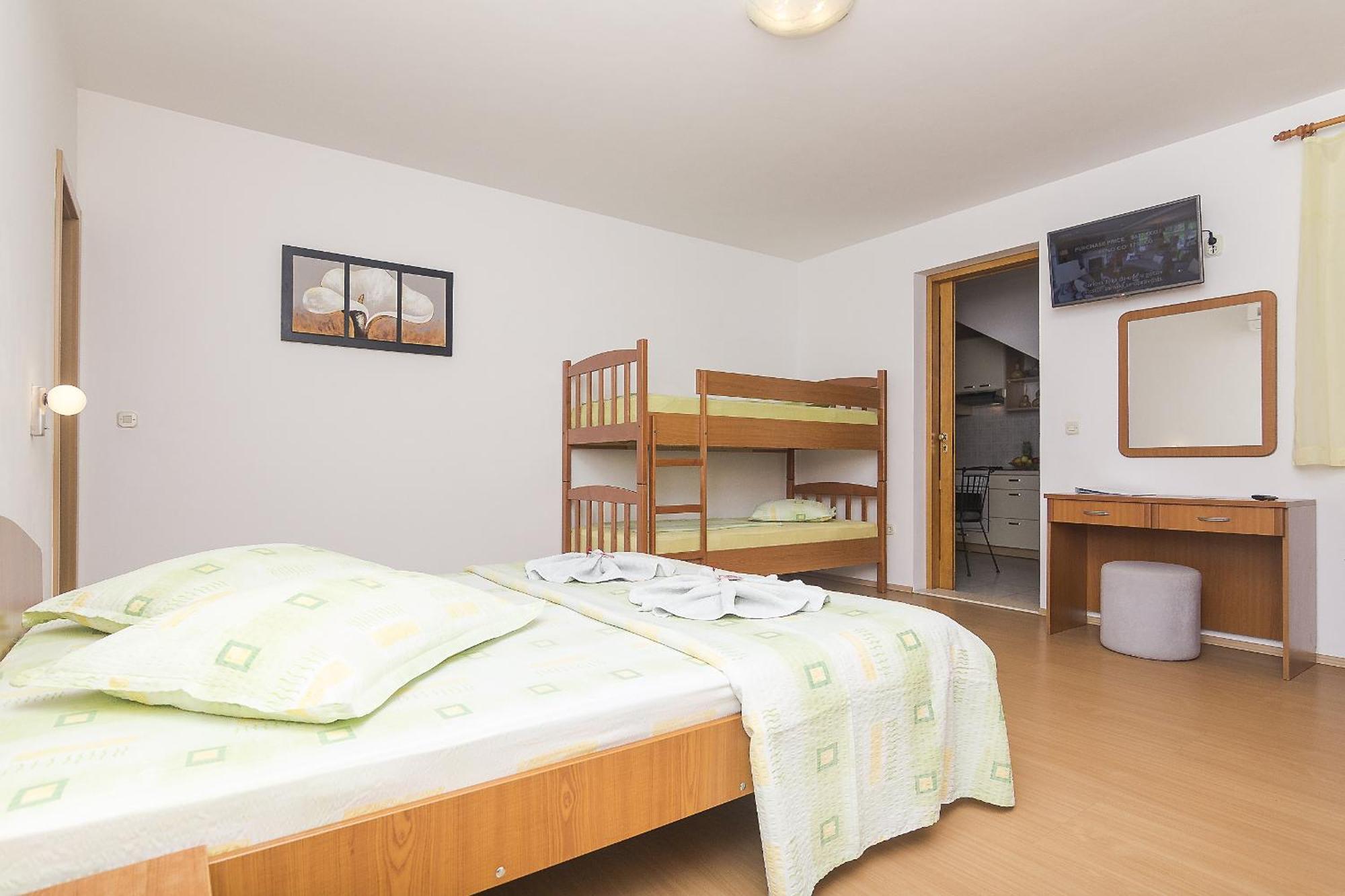 Apartments With A Parking Space Brela, Makarska - 11687 Habitación foto