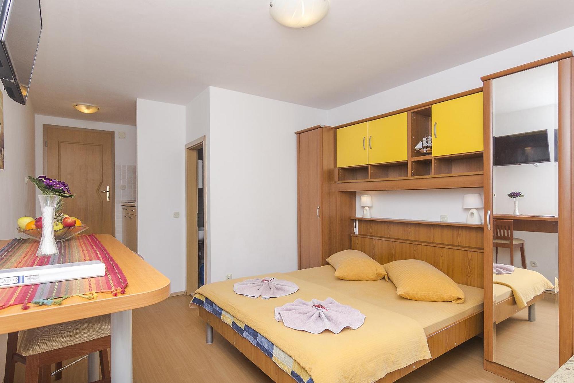 Apartments With A Parking Space Brela, Makarska - 11687 Habitación foto